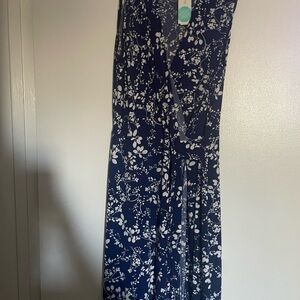 Kaileigh Navy and White Floral Dress